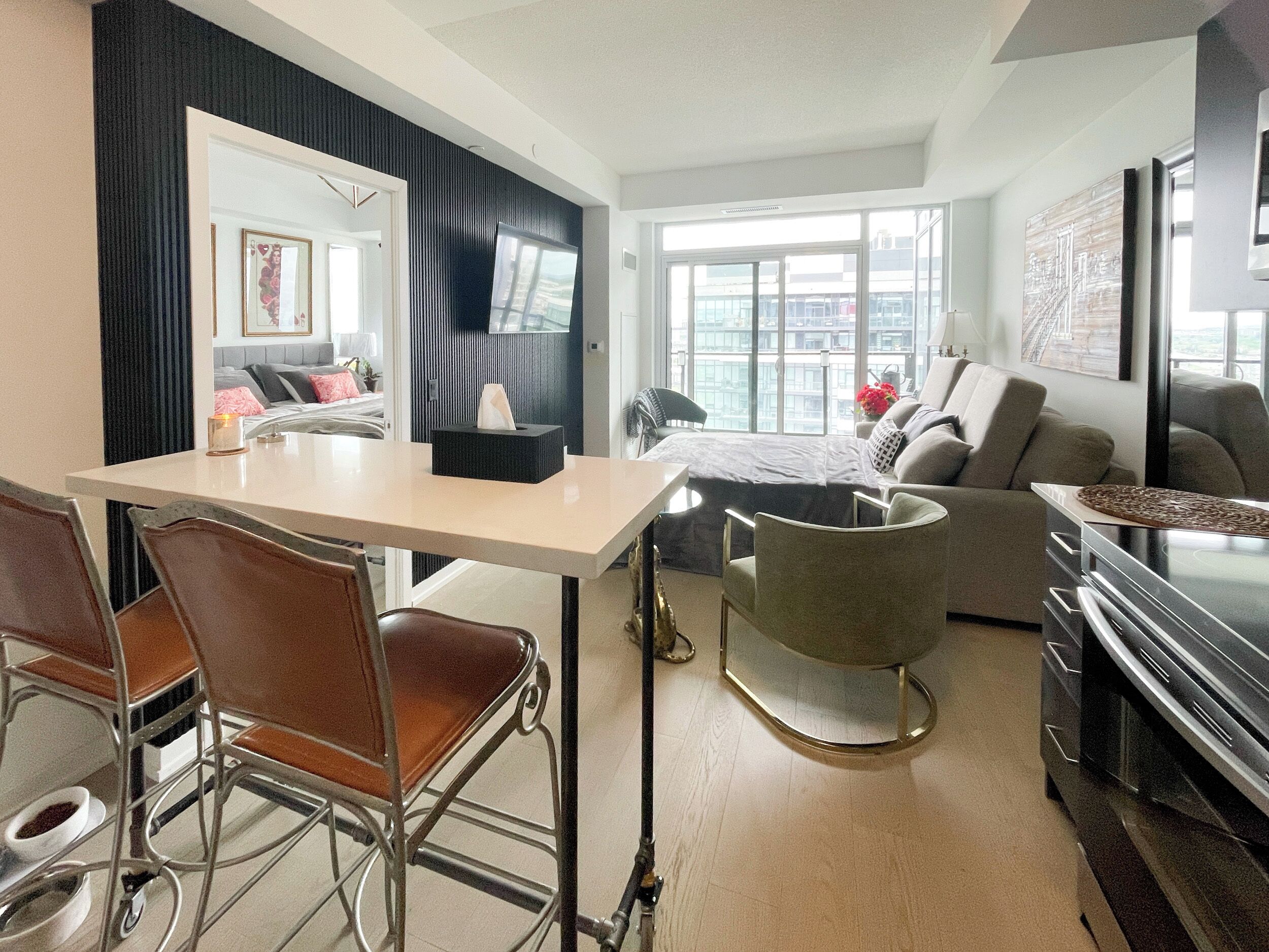 Télévision, cheminée