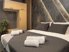Luxury Villa, Garden View - PanStel Luxury Villas - pools & jacuzzi (Chania)