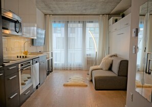 Frigorifero, microonde, forno, lavastoviglie