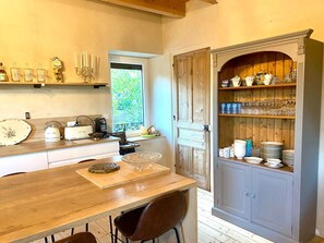 Fridge, microwave, oven, dishwasher - La Villégiature Laptoise, calm and comfort (Lapte)