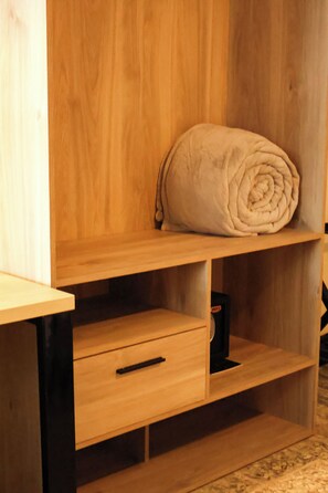 客房內保險箱、熨斗/熨衣板、免費無線上網