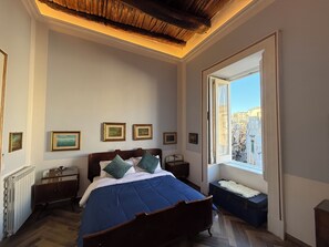 3 chambres, fer et planche à repasser, Wi-Fi, draps fournis