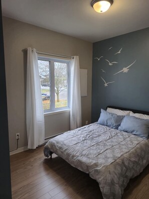 Coffre-fort, accès au Wi-Fi (inclus), literie fournie