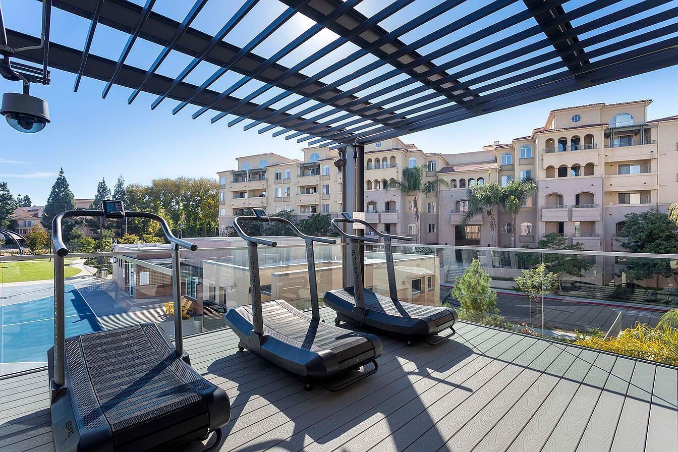 المنطقة المحيطة بالمنشأة