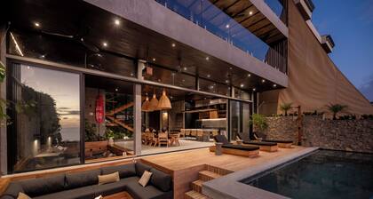 Top LAXURY Villa Santico 5 bedrooms comes with a chef included for breakfast....