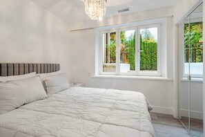 5 Schlafzimmer, Schreibtisch, kostenloses WLAN, Bettwäsche