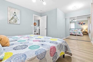 Iron/ironing board, WiFi, bed sheets - Honolulu Central 1 Bd 1 Ba (Honolulu)