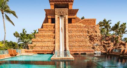 Steps to Atlantis Resort & Cabbage Beach! Your Tropical Paradise Awaits!