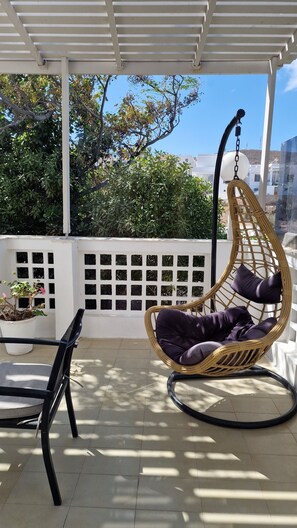 Property grounds - Semiramis Hotel  Deluxe Triple Room (Adamantas)