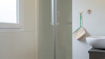 Standard Mobile Home | Bathroom