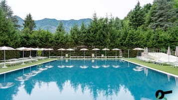 Piscine extérieure (ouverte en saison)