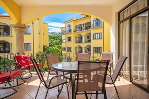 Outdoor dining - Oceanview Retreat - Sunrise Tamarindo (Tamarindo)