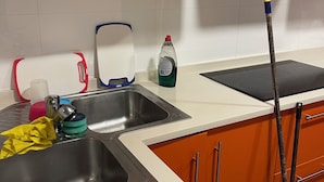 Uklassifisert bilde, 3 av 6, knapp