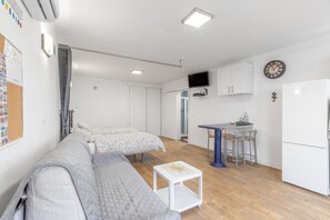 Living area - Vacation Studio 'Casa Lea Artenara' with Mountain View, Wi-Fi and Air Conditioning (Artenara)