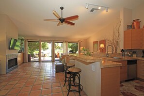 Private kitchen - 2 Bedroom at Woodhaven Country Club in Palm Desert. (Palm Desert)