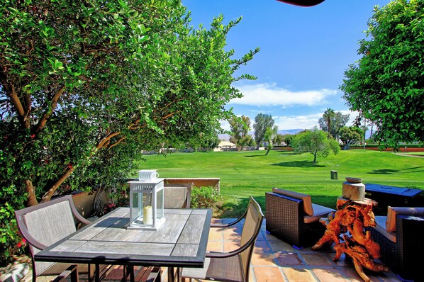 Outdoor dining - 2 Bedroom at Woodhaven Country Club in Palm Desert. (Palm Desert)