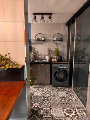 Interior - Huge for group of 6 people steps from the subway, best location, safe place (Providencia)