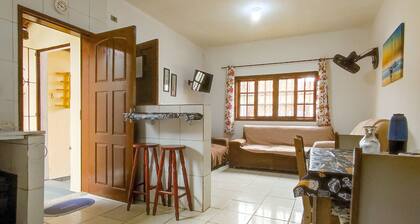 Cozy house in Balneário Jussara, Mongaguá. Just 600m from the beach. Pets allowed.