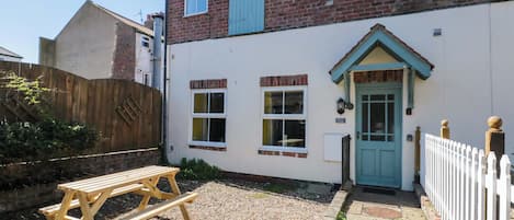 Cottage | Outdoor dining