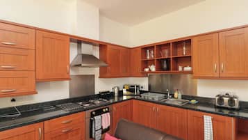 Cottage | Private kitchen | Cookware/dishes/utensils