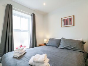 Cottage | 3 bedrooms, individually decorated, individually furnished, free WiFi - Chestnut Cottage (Bridlington)