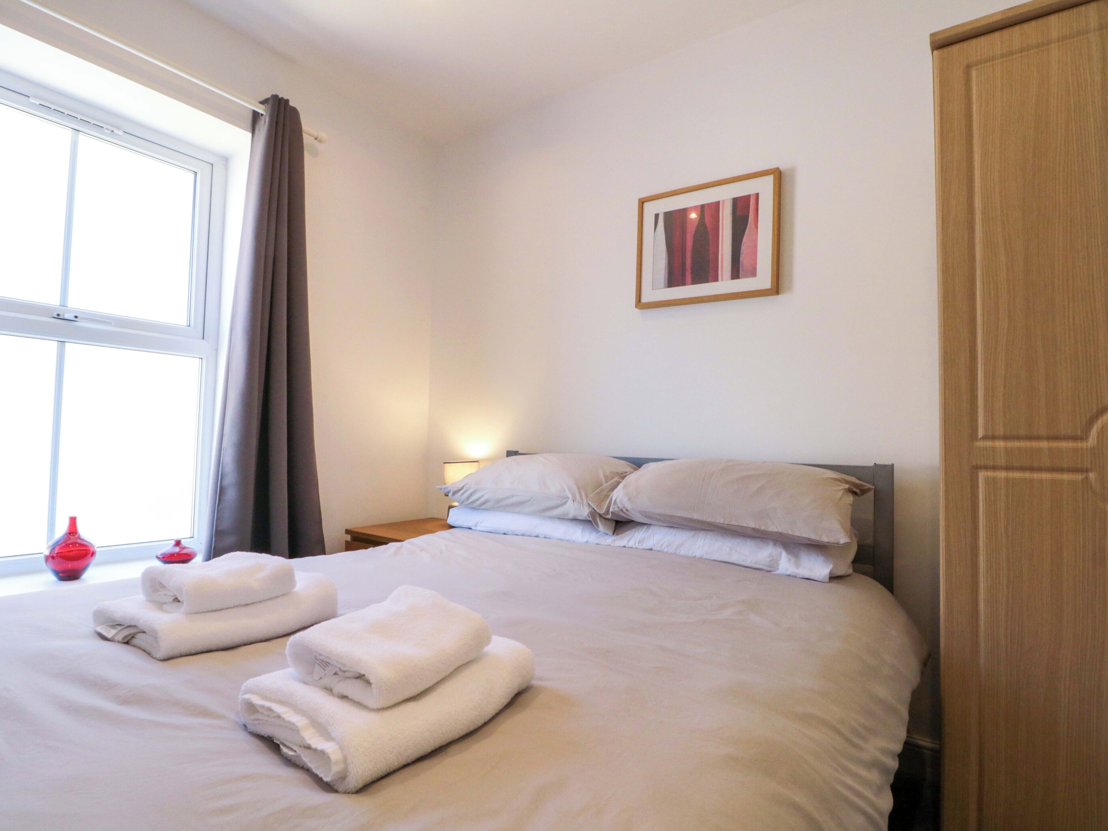 3 عدّة غرف نوم وبديكورات فريدة لكل غرفة وطراز فريد لكل وحدة