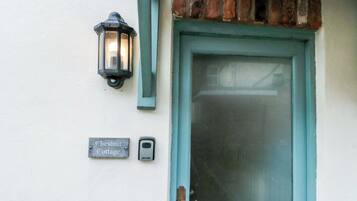 Cottage | Exterior detail