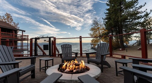 2BR Tahoe Snowfall, Lake Mist & Crackling Fires