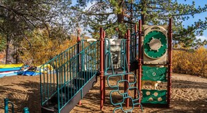 Children’s area - Lakeside Studio Loft in Tahoe Vista (Tahoe Vista)