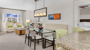 Dining - Marriott's Grande Vista: 2-bedroom resort in Orlando near Disney and Universal (Orlando)