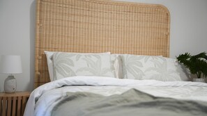 4 bedrooms, iron/ironing board, free WiFi, bed sheets - Bay Pool Retreat - A stylish coastal home with luxury furnishings and swimming pool (Nelson Bay)