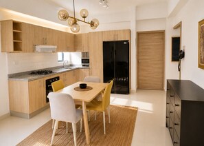 Dining - Central location Close to Ocean King Bed (Santo Domingo)