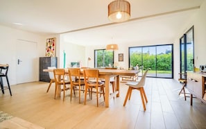 Dining - Belle maison moderne proche plages & bourg (Carnac)