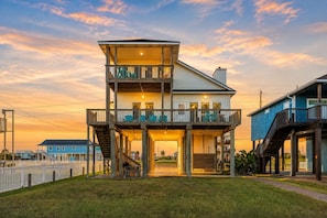 Exterior - Beachfront | 4BR | Wide Decks | Sleeps 14 (Galveston)