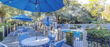 تناول الطعام بالخارج