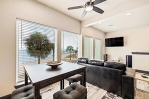 Dining - Texas Sun - Waterfront & Dog-Friendly (Bacliff)