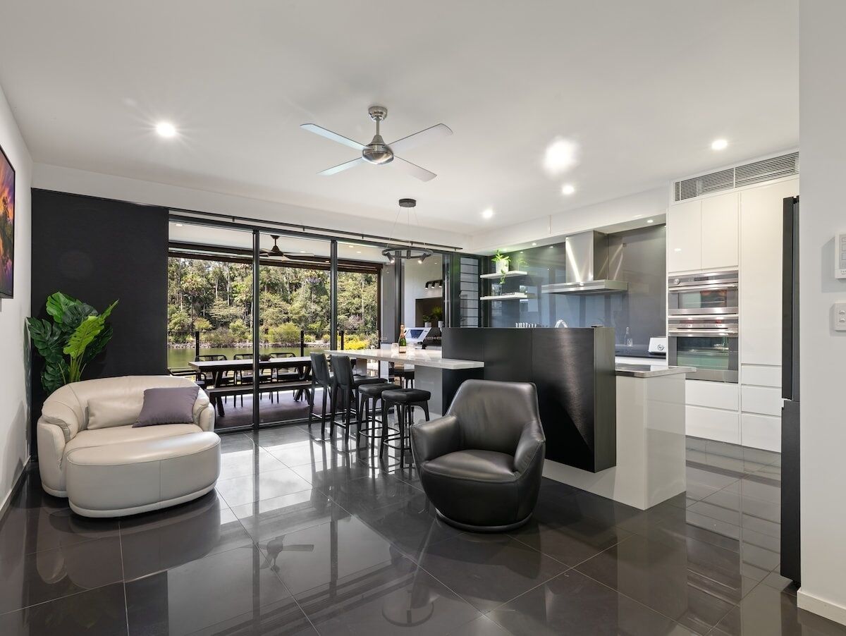 Lakefront Lux-3 Levels-sauna, Cold Plunge & Pool - Maroochydore