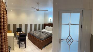 Standardzimmer | Bügeleisen/Bügelbrett, kostenloses WLAN