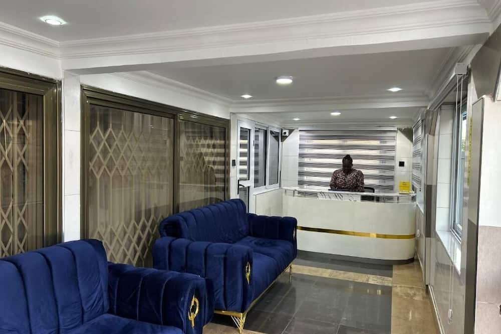 Hinstock Hotel