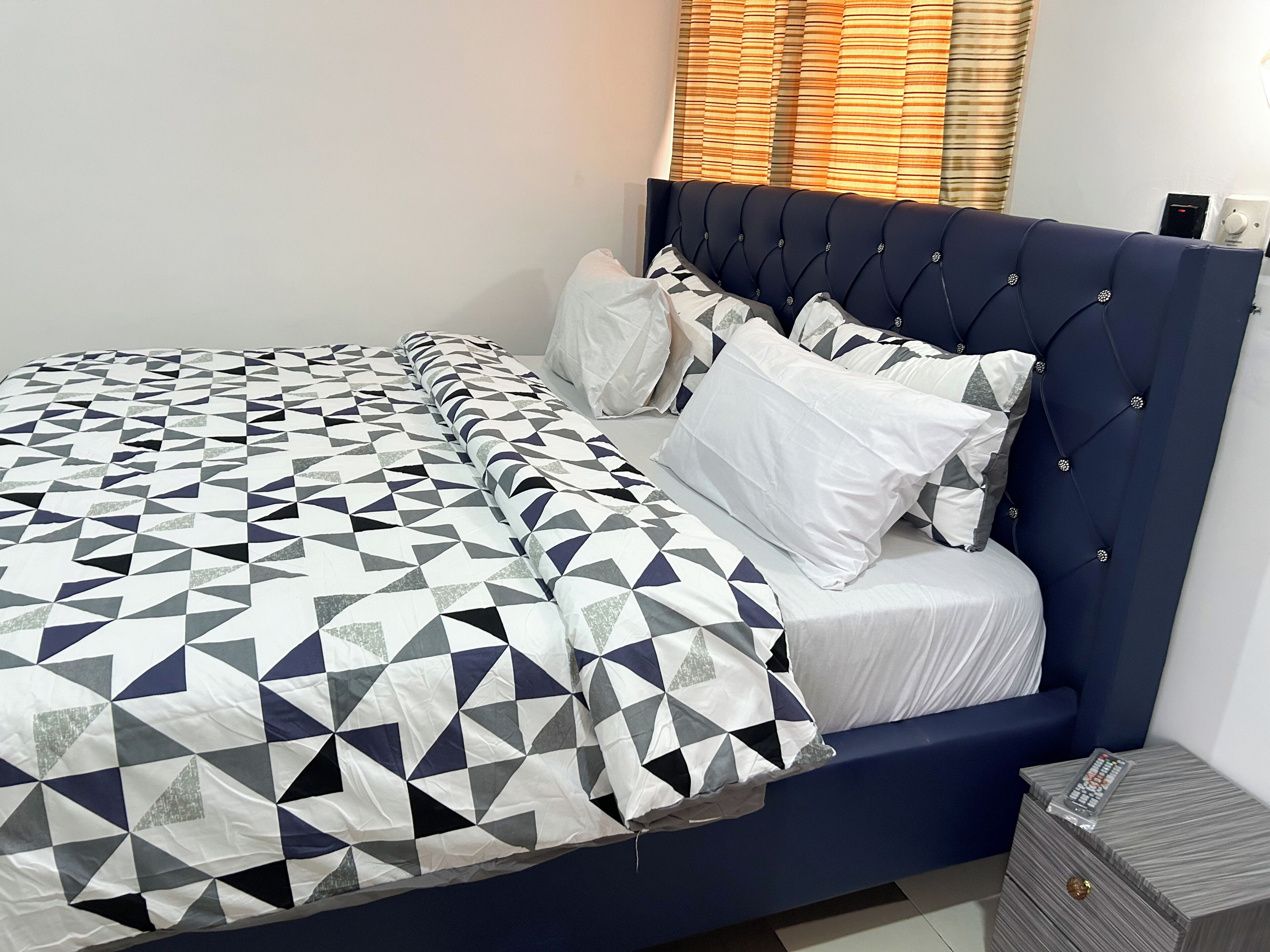 Tabla de planchar con plancha y wifi gratis 