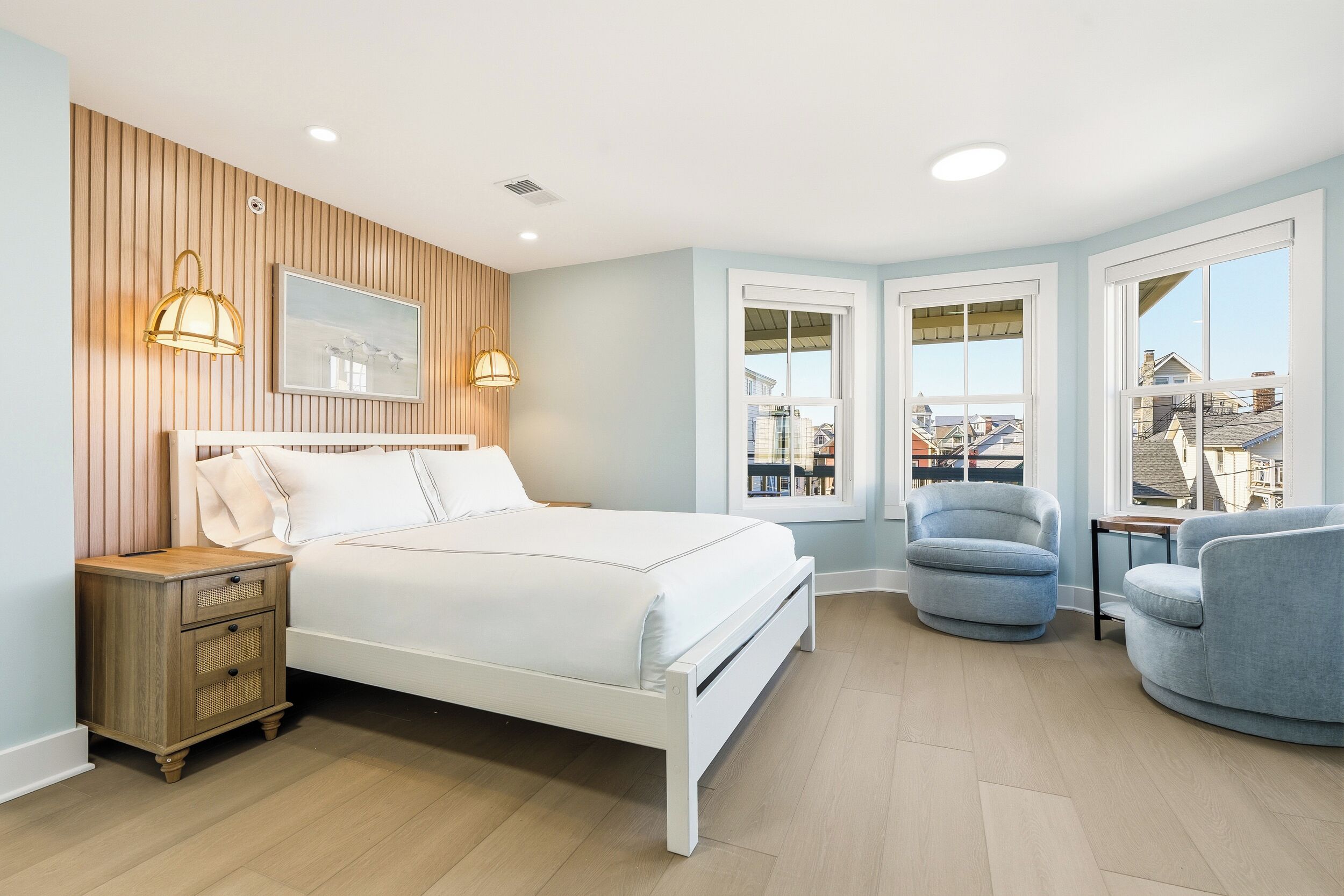 Suite, 1 Queen Bed, Ocean View | Free WiFi, bed sheets