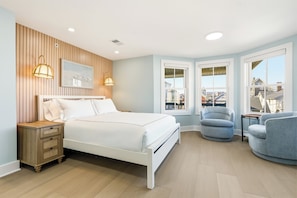 Suite, 1 Queen Bed, Ocean View