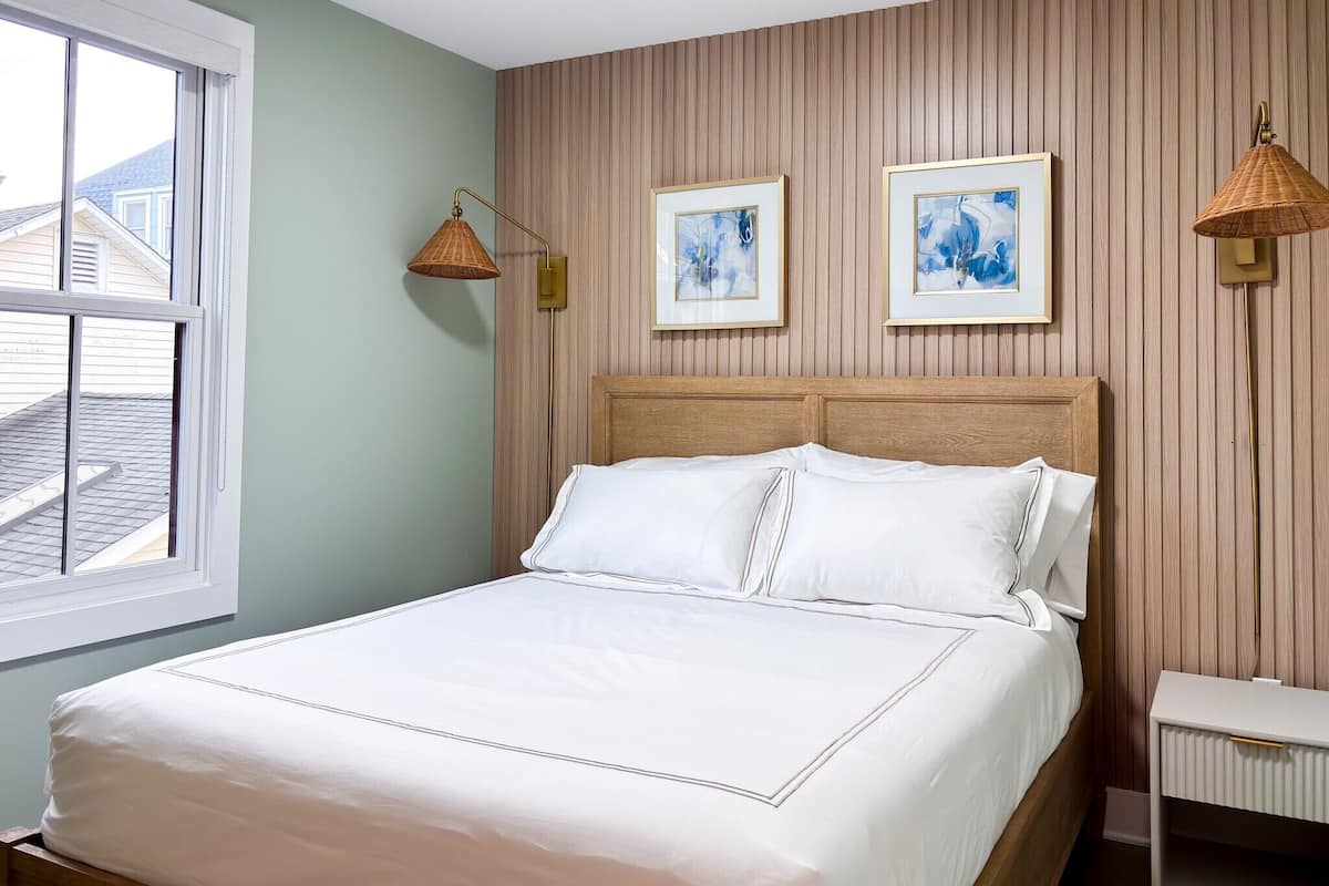 Standard Room, 1 Queen Bed