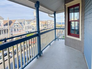 Exterior - The Marilyn Inn (Ocean Grove)