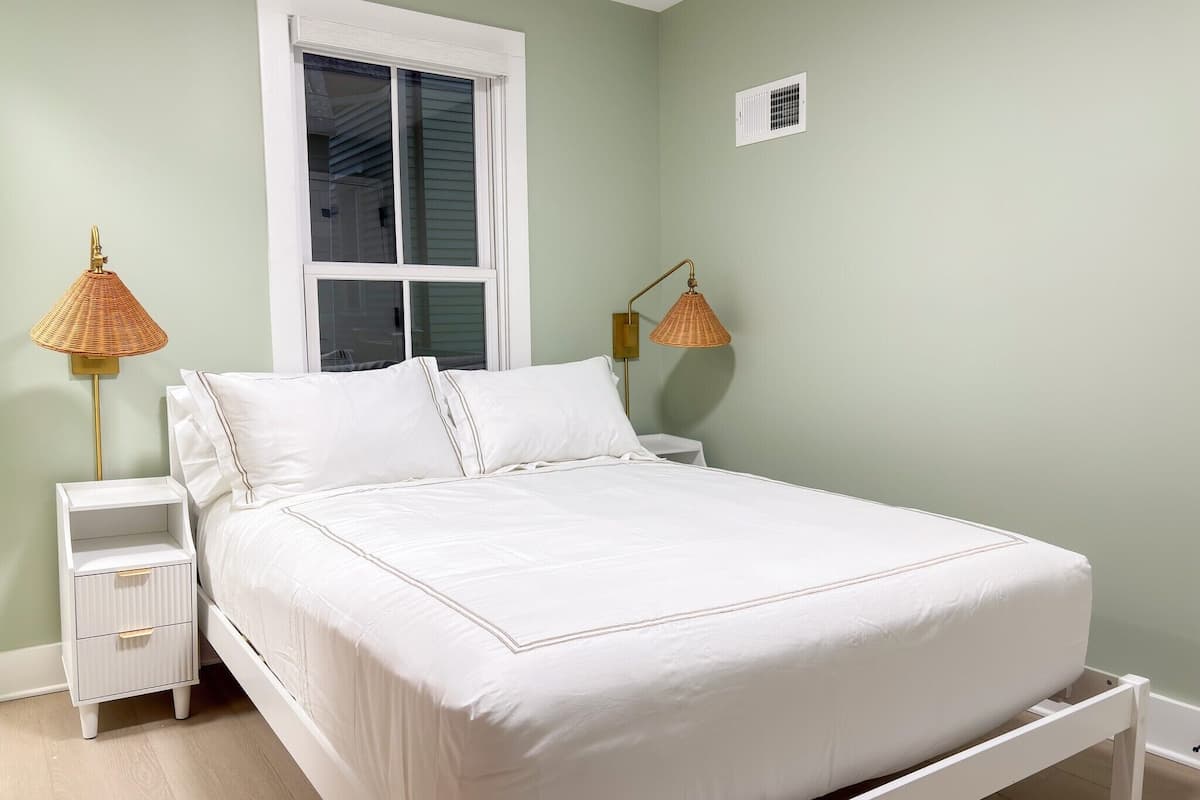 Standard Room, 1 Queen Bed