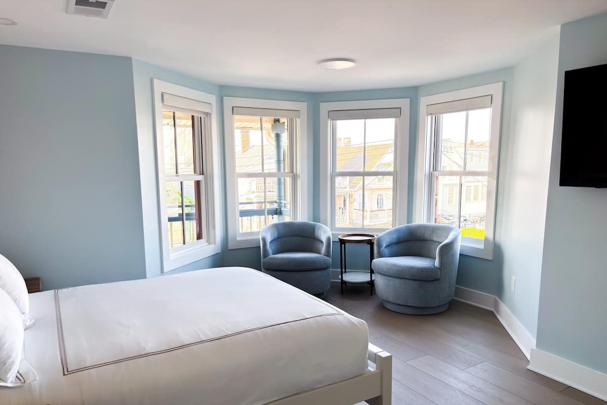 Suite, 1 Queen Bed, Ocean View