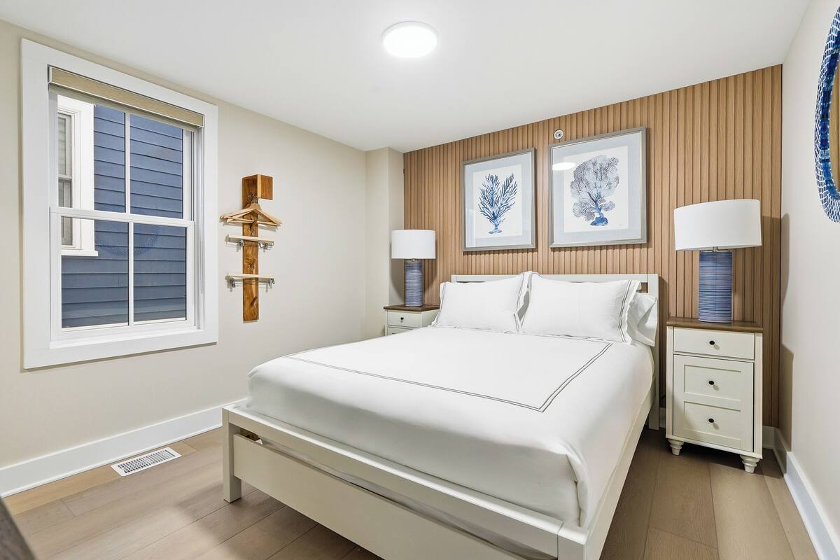 Rom – standard, 1 queensize-seng | Wi-fi (inkludert) og sengetøy