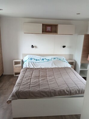 2 bedrooms - 40 sq.m. mobile home in a 5-star campsite 500m from the beach (Torreilles)