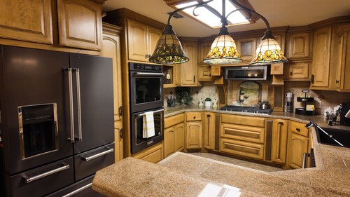 Spacious 4BR/3Baths Near Airport & La Plaza Mall