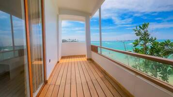 Habitación doble superior, balcón, vista al océano | Wifi gratis